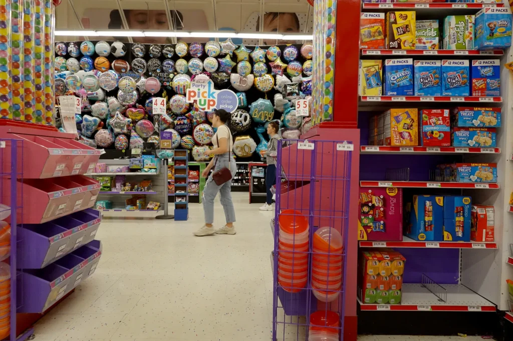 Party City Closing Stores Out Business 2004421 Party City Closing Stores Out Business 2004421
